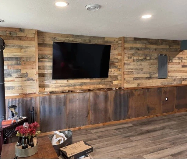 1 Dozen Pieces/bundle of Reclaimed pallet wood, for crafts, accent walls, Etc. 2