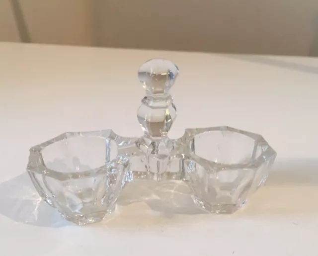 Ancienne petite salière de table en verre
