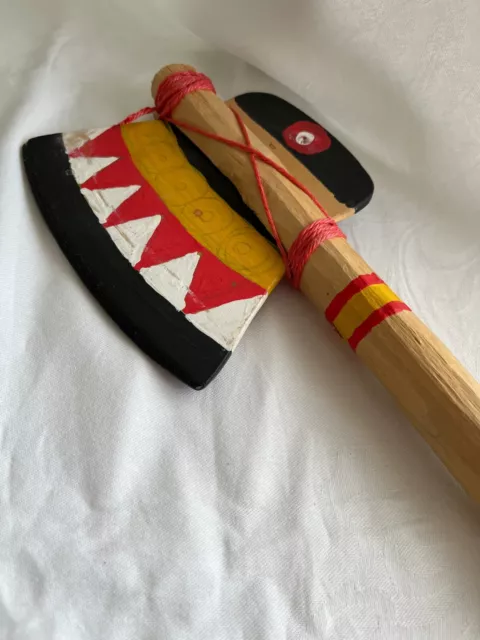 Tomahawk indianische Axt Spielzeug gebraucht Handarbeit