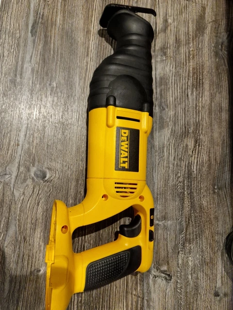 Cuerpo de sierra alterna inalámbrica Dewalt Dc380 solo nunca usado