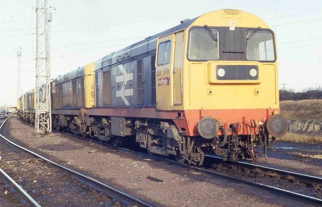 35MM SLIDE BR British Rail Diesel Loco Class 20 20175 111 139 shed 11 ...