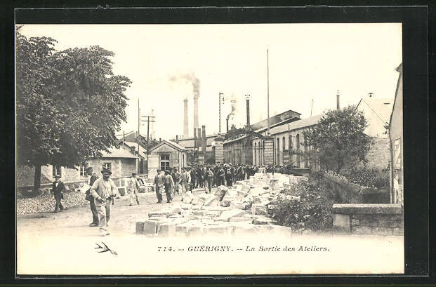 CPA Guérigny, La Sortie des Ateliers