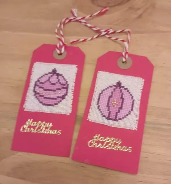 VERKAUF - Handgefertigte Kreuzstiche Weihnachtsgeschenk-Etiketten X 2