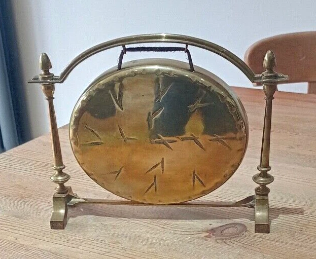 VINTAGE BRASS TABLE top dinner gong stand 11 inches wide hammer £36.00