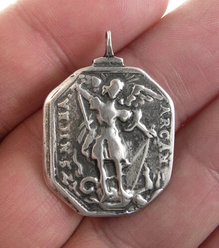 Corno Portafortuna Testa Quadrata Argento Smaltato