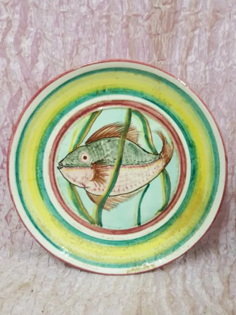 Piatto piano ceramica decoro a mano pesce. Toscana Sec. XX. cm  21 M2 ^