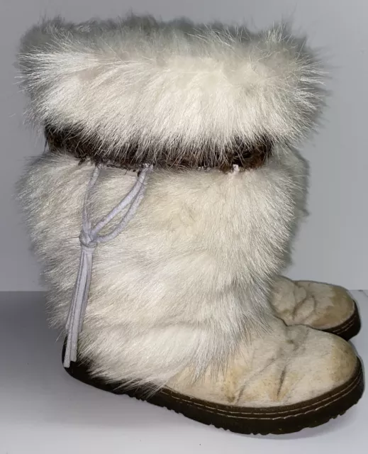 BEARPAW White Exotic Calf Sheep Skin Goat Fur Feathers Boots Womens Size 10 Kola