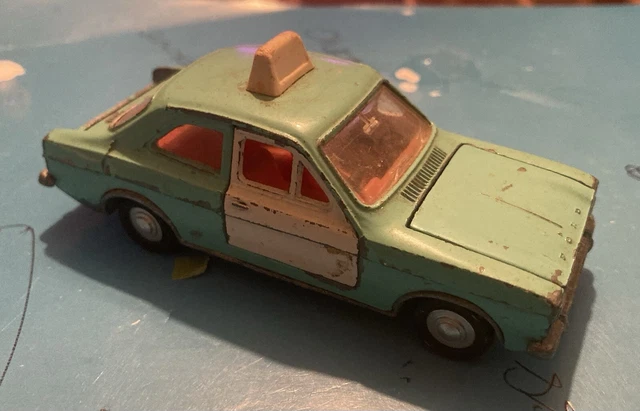 ford escort metal action kit 1004 de dinky toys - Comprar Coches a
