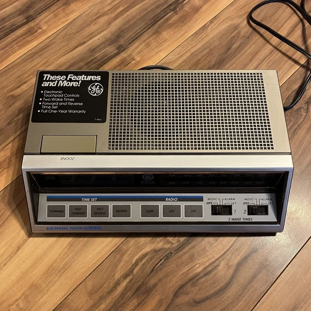 VINTAGE GE GENERAL Electric Digital Clock Radio 74663A FM/AM Dual