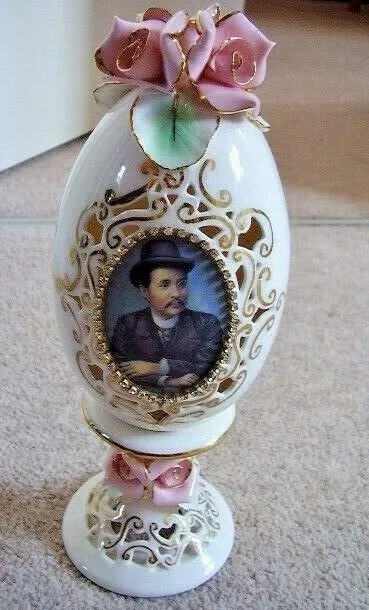 Collectable large porcelain Chinese Emperor EGG-picture-ornament