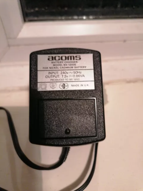 ACOMS 6N-1200E 7,2 V Ni-Cd Akku Ladegerät 240 V gebraucht funktionsfähiger Zustand..