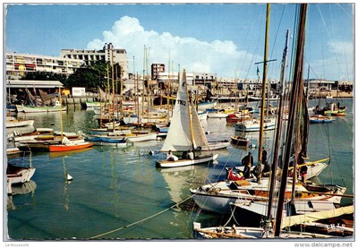 17 ROYAN le port et les hotels de la fa�ade 