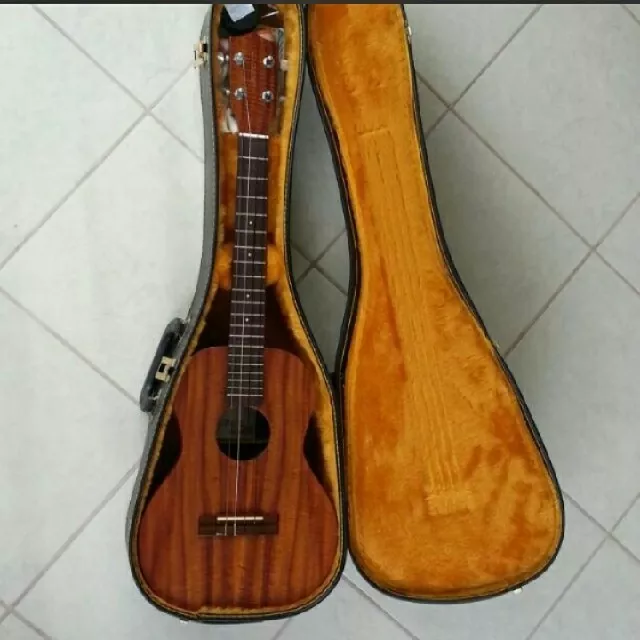 Ukulele Kamaka Baritone Hawaiian Koa Wood