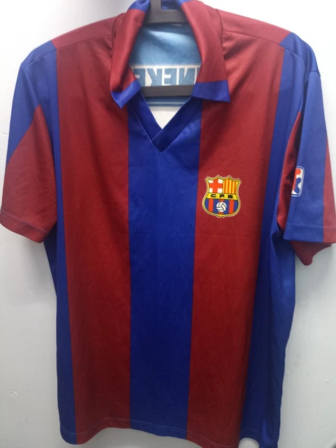 Maillot De Football Vintage Du FC Barcelone - Modèle Domicile, Joueur Figo Numéro 7 - Occasion, Produit Officiel Sous Licence
