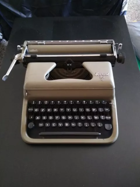 Macchina da Scrivere Everest K2 C Olivetti