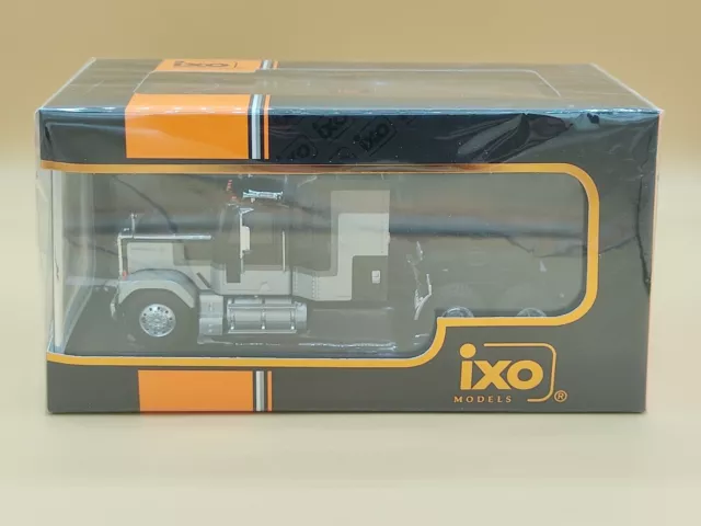 1/43 GMC Général Noir & Argenté 1980 IXO Models ref: TR117