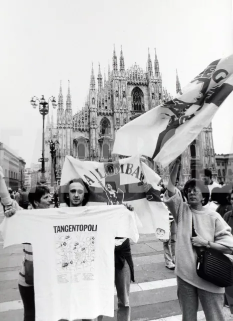 Foto vintage Milano, manifestazione, piazza Duomo, 24x18 cm