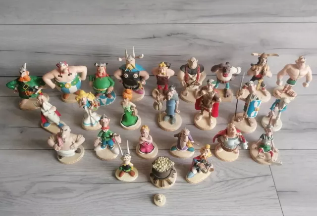 Lot De 25 Figurines Asterix Et Obelix Plastoy