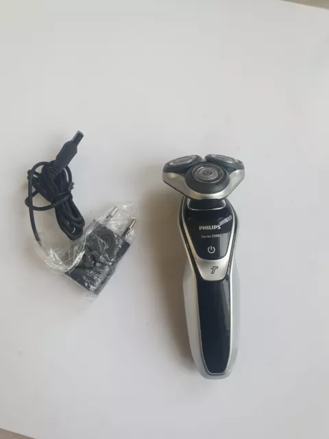 Philips OneBlade 360 avec connectivité visage, corps, tondeuse à barbe  électrique, rasoir pour le corps avec technologie 360, peigne réglable  5en1, 1x kit pour le corps, (modèle QP4631/30) : : Hygiène et Santé