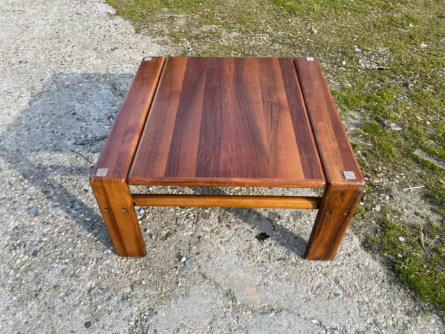 Tavolino Degli Anni 80 In Legno Massello Di Ottimo Designer