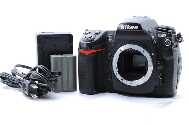 [Near Mint] Nikon D300 12.3MP Digital SLR Camera Black Body Low Shutter Count