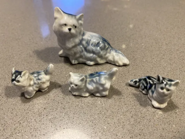 VINTAGE WADE WHIMSIES X 4  CAT KITTENS figurines
