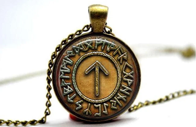 Collana Con Ciondolo Viking Rune In Acciaio Inox - Gioiello Uomo Stile Hip Hop E Nordico - Catena 60 Cm
