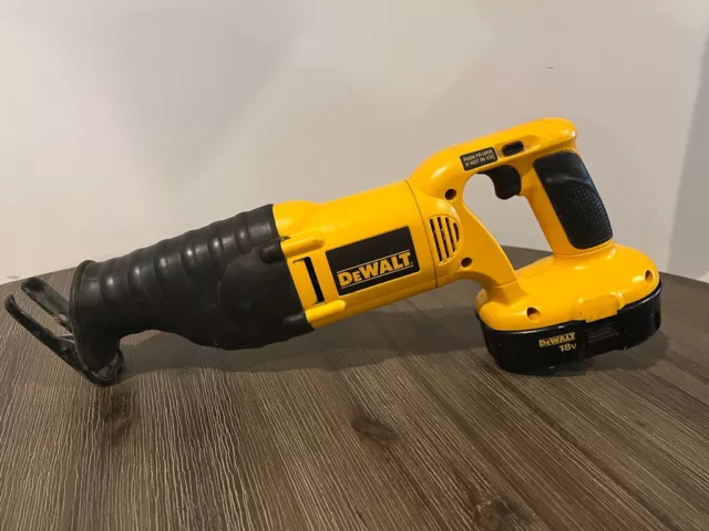 Dewalt 18v DW938 Variable Speed Reciprocating Saw with Battery