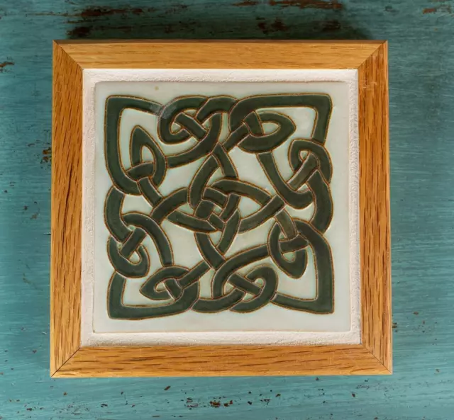 Studio Art Pottery Tile Trivet Celtic Knot Green 7.5"x7.5" Set in Wood Frame