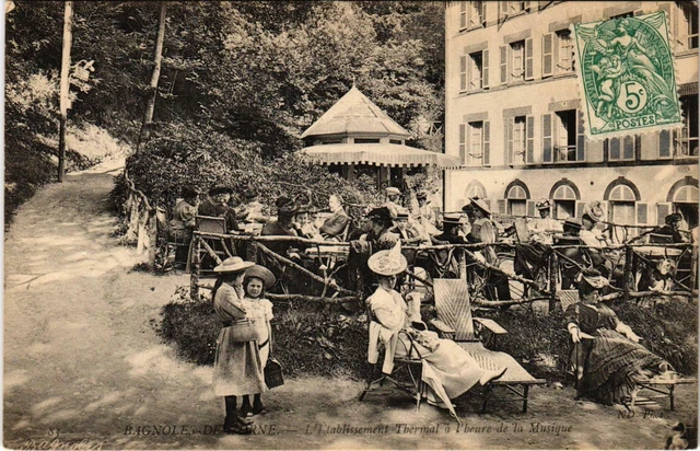 CPA Bagnoles de L'Orne - Etabilissement Thermal A l'heure de la Musique (800518)