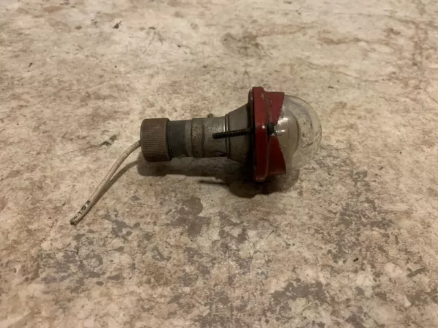 Cessna 172 Straigh tail rudder 175 180 Grimes Rear Position Marker Light A-3510 Cessna 172 Straigh tail rudder 175 180 Grimes Rear Position Marker Light A-3510