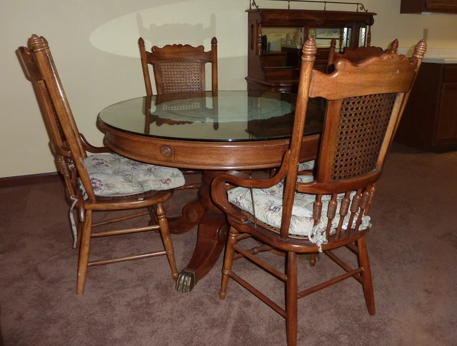 Vintage Thomasville Solid Oak Dining Table and chairs Vintage Thomasville Solid Oak Dining Table and chairs