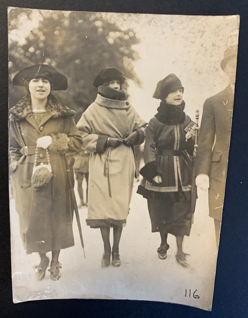 LIV14634  Photographie Photo vintage d&#039;époque Seeberger mode trio