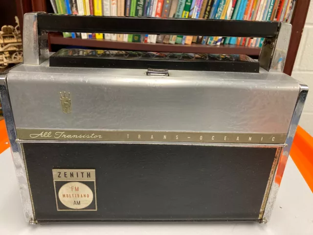 Vintage Zenith Royal Trans Oceanic All Transistor Radio 3000-1 AM FM - tested