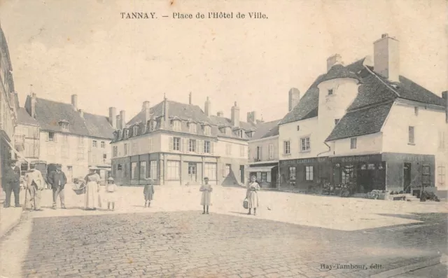 TANNAY - place de l'hôtel de ville
