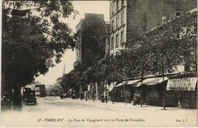 CPA PARIS 15e Rue de Vaugirard vers la Porte de Versailles (923711)