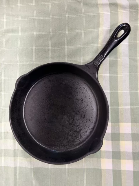 TECHNIQUE Cast Iron Black Enamel 10" Skillet Frying Pan 6" Handle & Pour Spouts