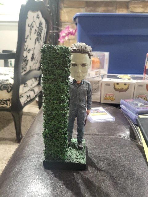 Michael Myers Halloween Royal Bobbles Behind The Hedge Bobblehead