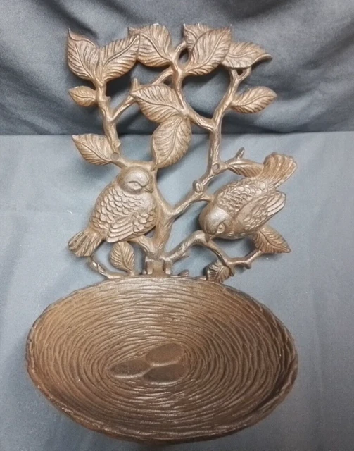 Garten Tränke Vogeltränke Vogel Futterschale Futterstelle Wandmontage  Gusseisen