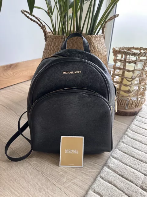 Michael kors hotsell hayes backpack