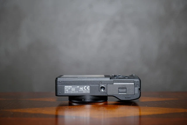 Ricoh GR 16.2MP Digital Compact Camera Black *Near mint in Box* #1547 3