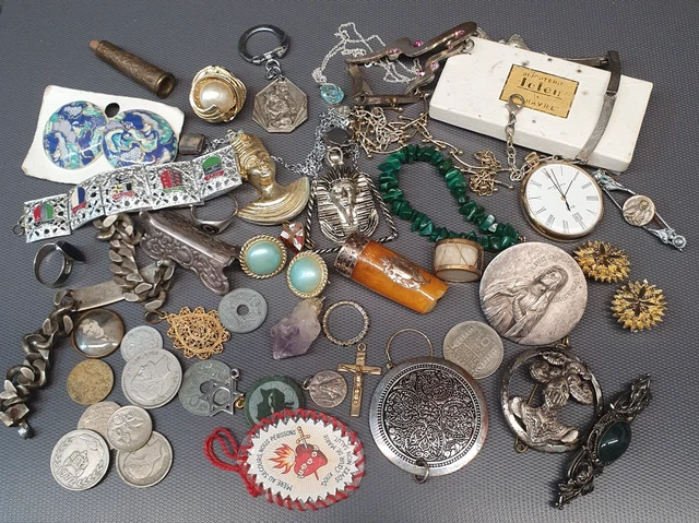 Lot De Bijoux Anciens Et Vintage – Bagues, Bracelets, Barrettes, Pendentifs – Occasion