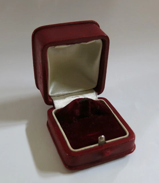 Écrin / Boîte à Bague Ancien - La Reine Blanche - 35 Av. Des Gobelins Paris - Occasion