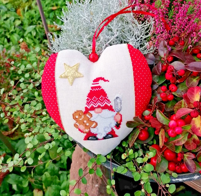 Acufactum Deko Herz❤️ Winter Wichtel Gnom DMC Advent🎄 Weihnachten Noel Backen