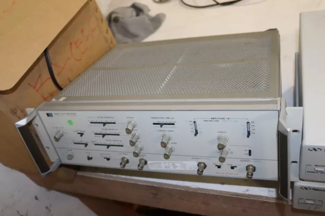 HP  Hewlett Packard 8082A Pulse Generator