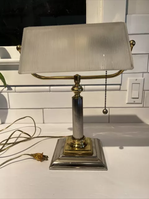 Underwriters Laboratories Brass/Chrome Desk Bankers Lamp Rib/Frosted **chip