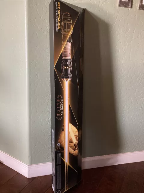 Hasbro Star Wars The Black Series Rey Skywalker Force FX Elite Lightsaber Action