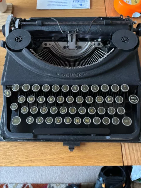 Vintage Oliver Portable Typewriter With Original Case