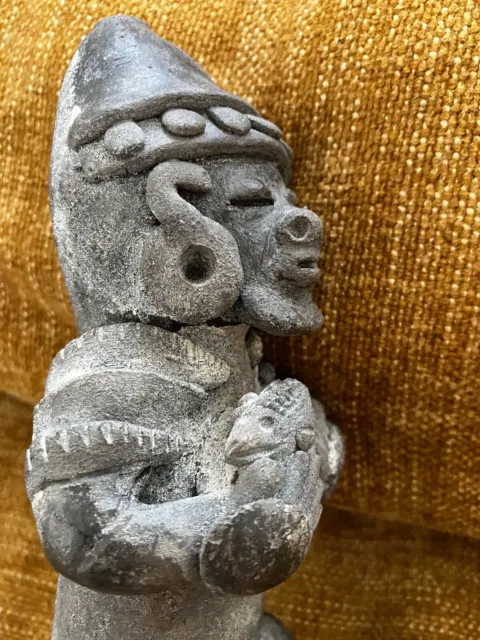 Precolumbian 20 cm tall figurine statue Mayan Inca Aztek Pottery handmade  Peru