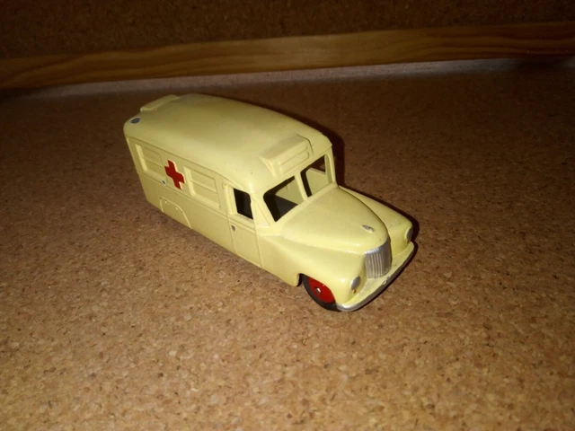 Daimler Ambulance (DINKY TOYS) 1/43 (D'occasion) à Zumikon